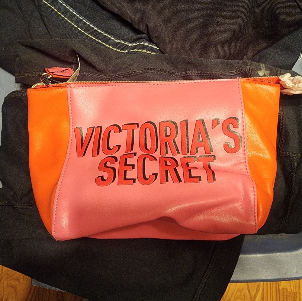 Victoria's Secret makeup bag. NWT.